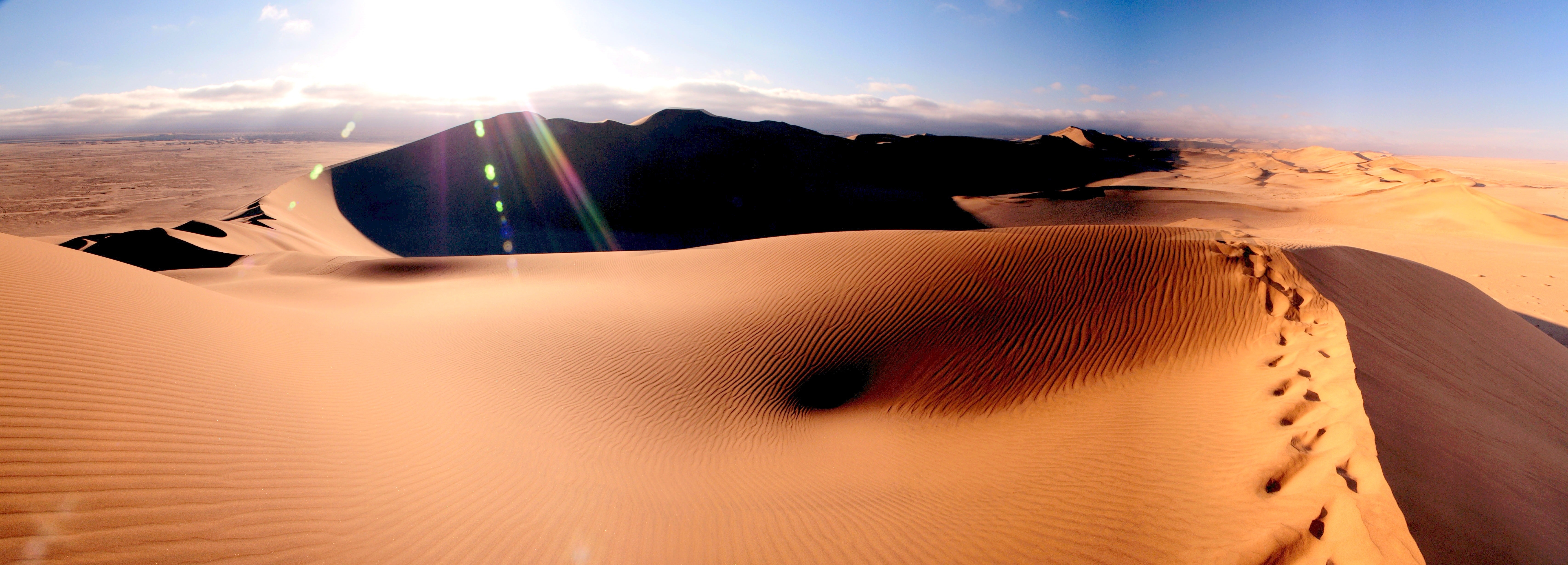 Desert dunes hot